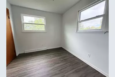 7090 Hillridge Avenue NE, Canton, OH 44721 - Photo 12