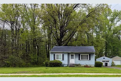 572 Comstock Street NW, Warren, OH 44483 - Photo 2