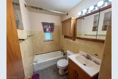 572 Comstock Street NW, Warren, OH 44483 - Photo 10