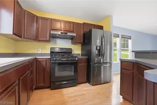 182 Elizabeth Pkwy, Akron, OH 44304 - Photo 8