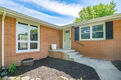 4544 Lakeknoll Street, Louisville, OH 44641 - Photo 2