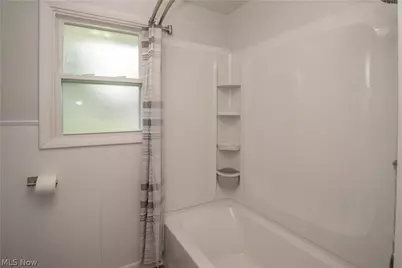 4544 Lakeknoll Street, Louisville, OH 44641 - Photo 28