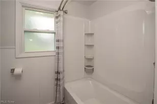 4544 Lakeknoll St, Louisville, OH 44641 - Photo 28