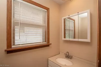 215 8th Street SW, Massillon, OH 44647 - Photo 14