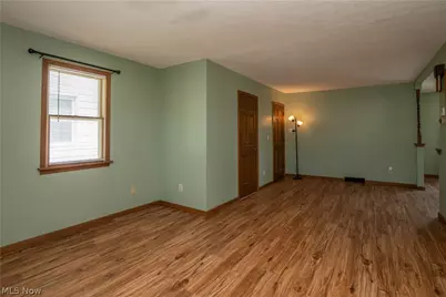 215 8th Street SW, Massillon, OH 44647 - Photo 8