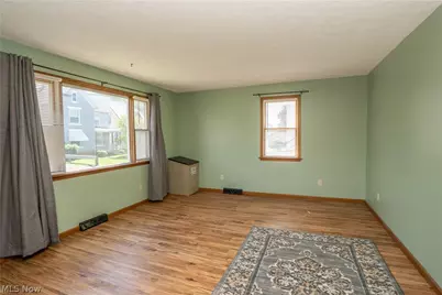 215 8th Street SW, Massillon, OH 44647 - Photo 4