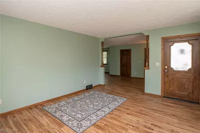 215 8th Street SW, Massillon, OH 44647 - Photo 6