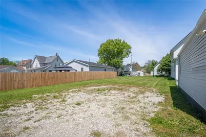 215 8th Street SW, Massillon, OH 44647 - Photo 28