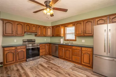215 8th Street SW, Massillon, OH 44647 - Photo 12