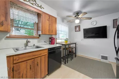 30414 Mildred Drive, Willowick, OH 44095 - Photo 12