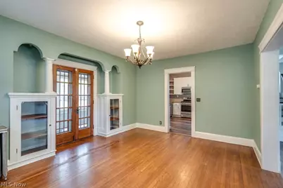 3255 Hyde Park Avenue, Cleveland Heights, OH 44118 - Photo 14