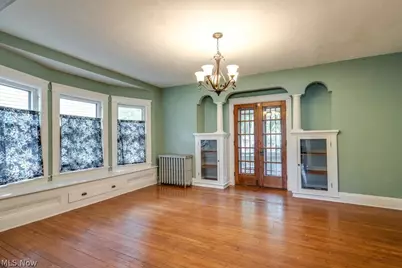 3255 Hyde Park Avenue, Cleveland Heights, OH 44118 - Photo 10