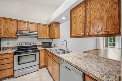 111 Greenfield Oval NW, Warren, OH 44483 - Photo 16