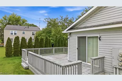 111 Greenfield Oval NW, Warren, OH 44483 - Photo 6