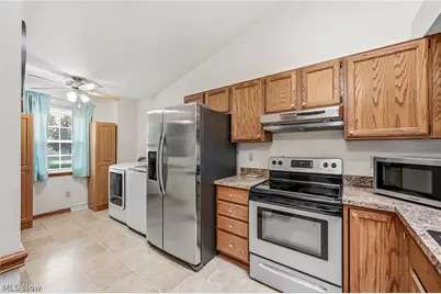 111 Greenfield Oval NW, Warren, OH 44483 - Photo 18
