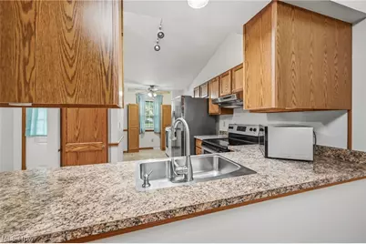 111 Greenfield Oval NW, Warren, OH 44483 - Photo 22