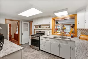 218 Bonnett St SW, North Canton, OH 44720 - Photo 10