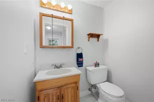 7396 S Chestnut Commons Dr, Mentor, OH 44060 - Photo 12