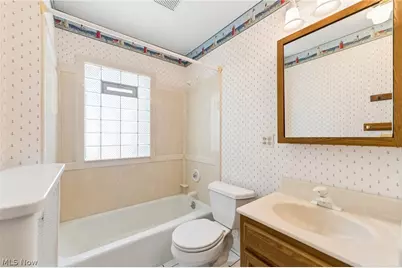 3471 E Erie Avenue, Lorain, OH 44052 - Photo 28