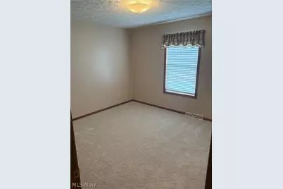 4825 Woodstone Avenue NW, Canton, OH 44647 - Photo 8