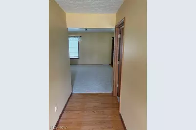 4825 Woodstone Avenue NW, Canton, OH 44647 - Photo 2