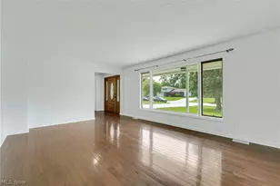 33065 Arlesford Dr, Solon, OH 44139 - Photo 4