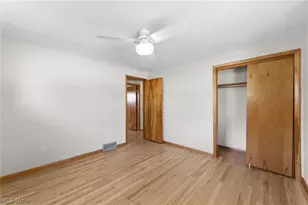 4561 Newbury Dr, Vermilion, OH 44089 - Photo 8