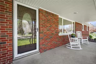 4561 Newbury Dr, Vermilion, OH 44089 - Photo 2
