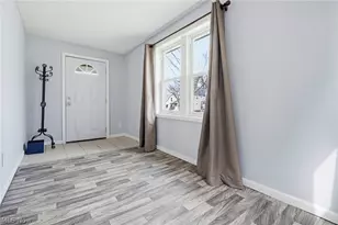 102 E Brookside Ave, Akron, OH 44301 - Photo 6