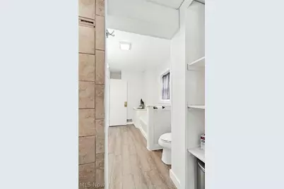 102 E Brookside Avenue, Akron, OH 44301 - Photo 20