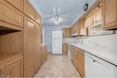 4499 Colorado Avenue, Sheffield Village, OH 44054 - Photo 12