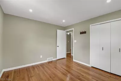 24420 S Oxford Oval, North Olmsted, OH 44070 - Photo 32