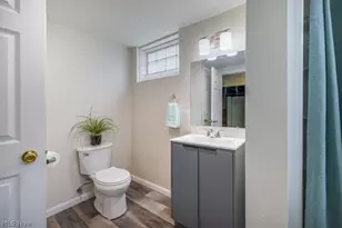 96 E Ridgewood Dr, Green Hills, OH 44131 - Photo 18