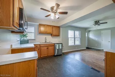 96 E Ridgewood Drive, Green Hills, OH 44131 - Photo 6
