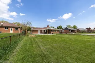 96 E Ridgewood Dr, Green Hills, OH 44131 - Photo 24