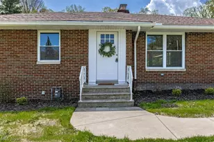 96 E Ridgewood Dr, Green Hills, OH 44131 - Photo 2