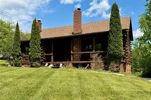 13665 Clover Lake Dr, Chardon, OH 44024 - Photo 2