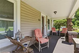 225 Woodward St, Bellevue, OH 44811 - Photo 4