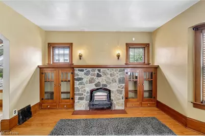 403 E Baird Avenue, Barberton, OH 44203 - Photo 10