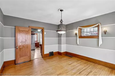 403 E Baird Avenue, Barberton, OH 44203 - Photo 8