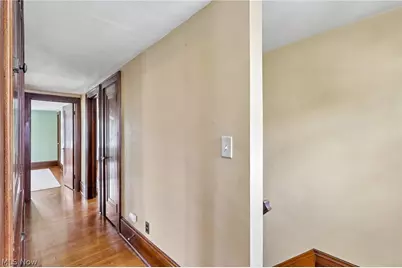 403 E Baird Avenue, Barberton, OH 44203 - Photo 16