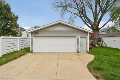 403 E Baird Avenue, Barberton, OH 44203 - Photo 32
