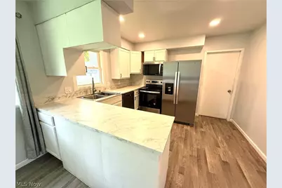 4088 Lynwood, Kent, OH 44240 - Photo 6