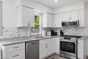 5609 Pinnacle Park Dr, Green Hills, OH 44131 - Photo 12