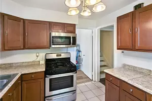 4135 Eastway Rd, Loveland, OH 44121 - Photo 2