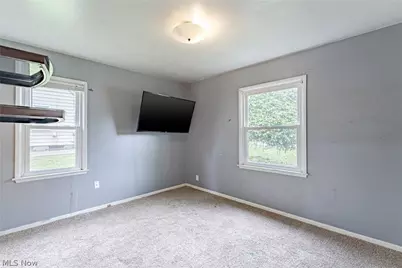 106 E Dresden Avenue, Akron, OH 44301 - Photo 8