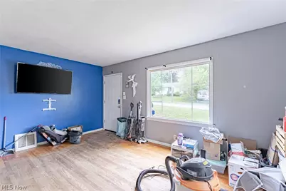 106 E Dresden Avenue, Akron, OH 44301 - Photo 4