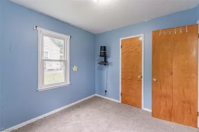 106 E Dresden Avenue, Akron, OH 44301 - Photo 12