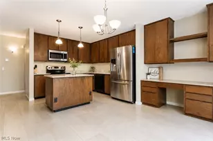 18251 Glencreek Ln, Strongsville, OH 44136 - Photo 6