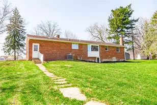 327 Briarhill Dr, Rittman, OH 44270 - Photo 4